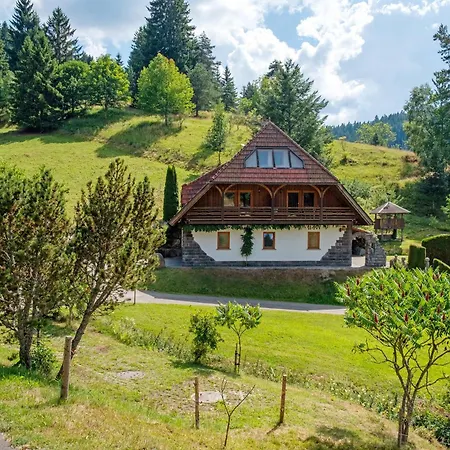 Holzbildhauer Appartement *